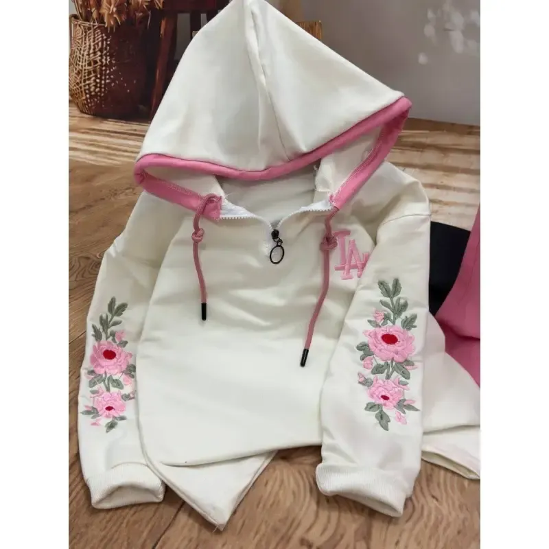 ست هودی و شلوار دخترانه دورس نخ پنبه لاکرا گلدوزی شده سایز 4 تا 8 سال - تصویر 3