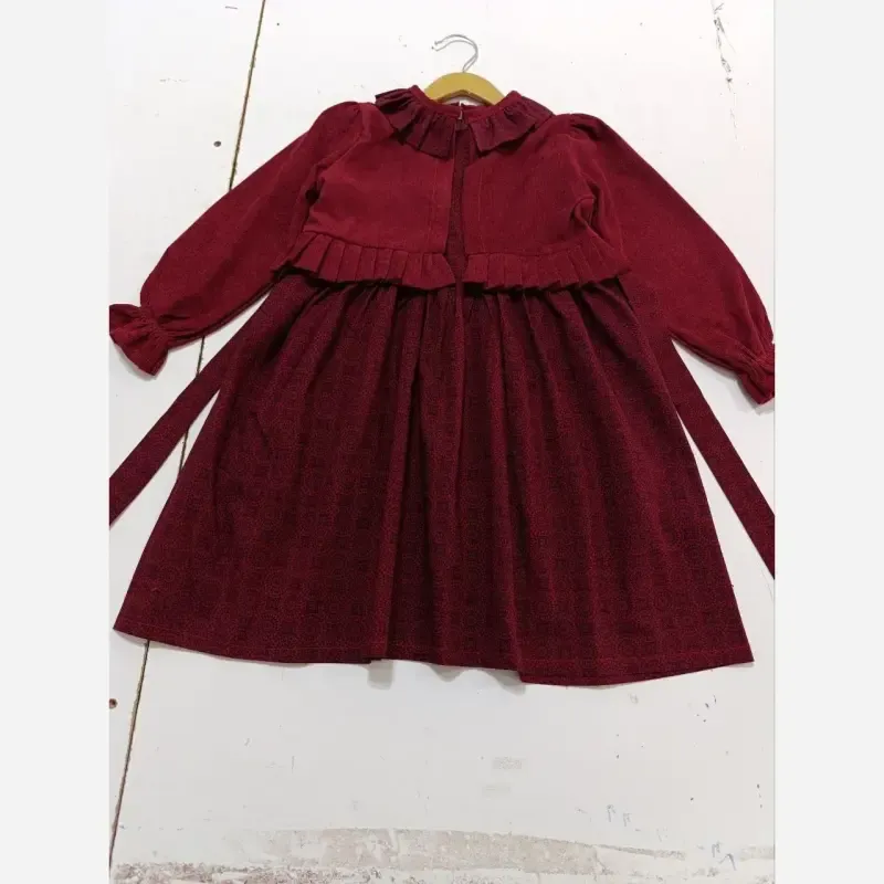 کت و سارافون دخترانه مخمل کبریتی و کتان تافته رنگ زرشکی مناسب 2 تا 9 سال - تصویر 5